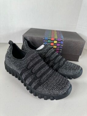 bernie mev. Black and Gray Knit Slip-On Women’s Sneakers. Brand New